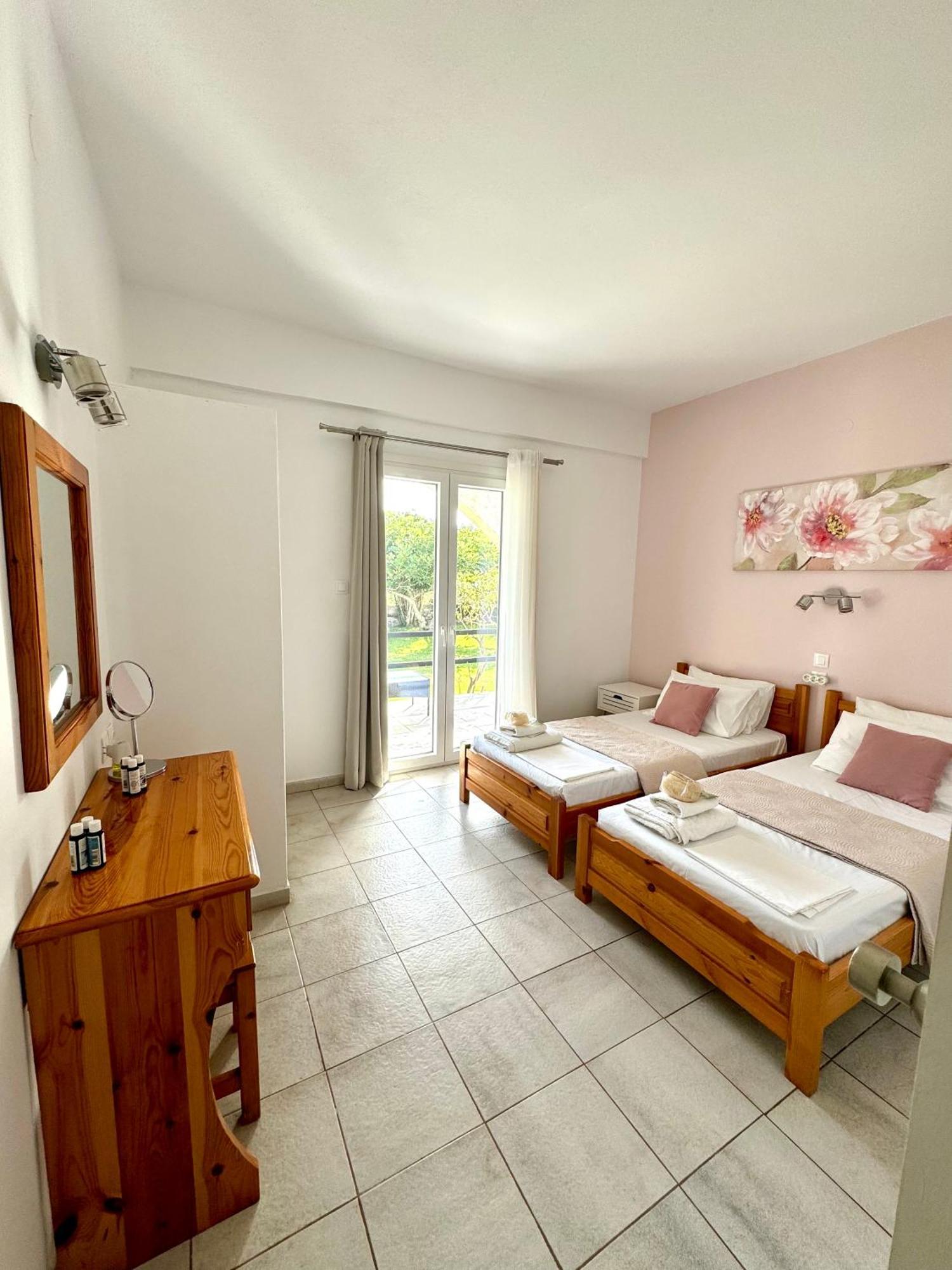 Sungate Villas Almiros Beach Exteriör bild